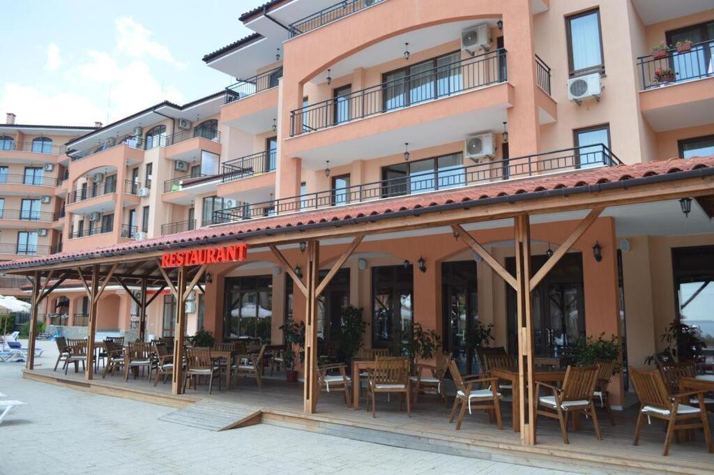 Sunny Star Dreams Condo W Prime Location, Pool, Sea View Свети Влас Екстериор снимка